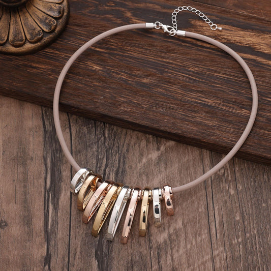 Necklace tricolor