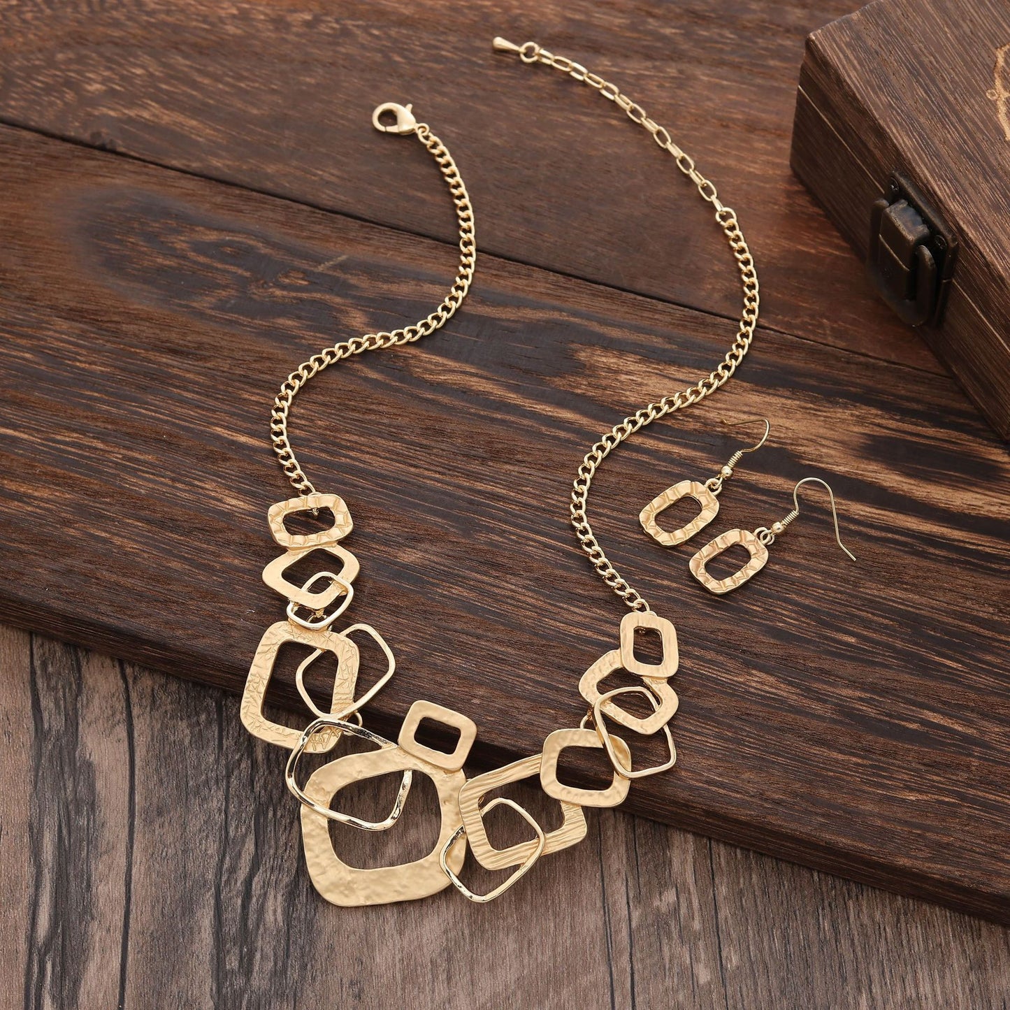 Necklace set